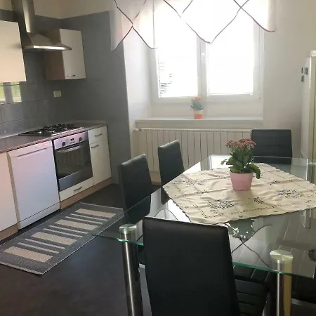 Apartma Mahnic Appartement Postojna