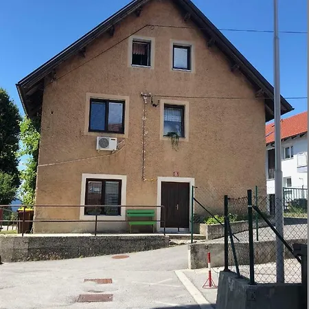 Apartma Mahnic *